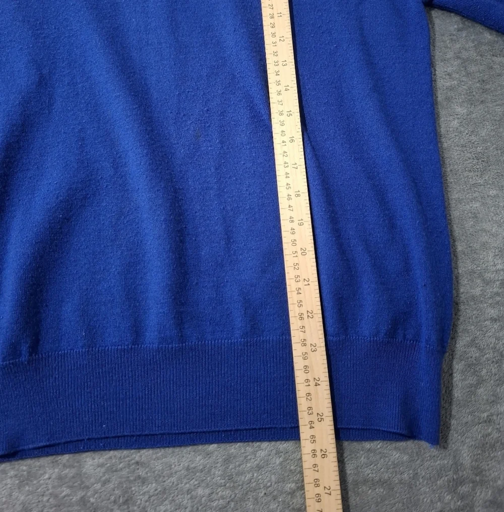 Neiman Marcus Men's Pullover Sweater Size M Wool Blend V-NECK Blue Preppy